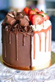 Layer Cake Bi Gout Kinder Bueno Vanille Fraise Gateaux Et Desserts Gateau Kinder Bueno Fraise Au Chocolat