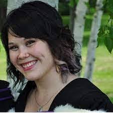 Lauri Dawson's Instagram, Twitter & Facebook