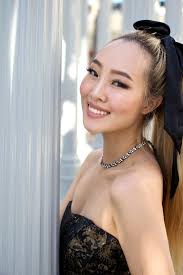 Gorgeous Holiday Party Dresses That Are Sure To Wow — Annchovie