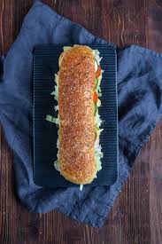 For subway's subway tuna sandwich, you'll need mayo, tuna, tomato, lettuce, pickle, onion one of the most famous sandwiches at subway is their tuna sandwich. Baguettes A La Subway