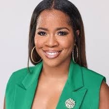 Heather Woodard's Instagram, Twitter & Facebook