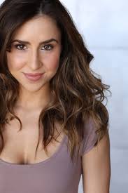 Kristin Elliott's Instagram, Twitter & Facebook