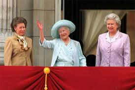 94 queen elizabeth ii marks her golden jubilee of 50 years of rule. The Queen S Heartbreaking Statement After Death Of Beloved Sister Princess Margaret Hello
