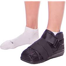 Broken toes are a common fracture for people of all ages. Amazon Com Braceability Short Broken Toe Boot Walker For Fracture Recovery Protection And Healing After Foot Or Ankle Injuries Medium Health Personal Care