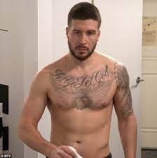 Where did ronnie from jersey shore get his shoulder tattoo design? Jenni Jwoww Farley Tells Ronnie He Got A Crazy B Pregnant Daily Mail Online