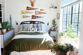 Home Decor Inspiration We Love Using Plants To Brighten Up Any Room Modern Bedroom Modern Design Home Decor