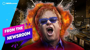 Palace staff lift lid