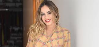 Information about maura rivera's net worth in 2020 is being updated as soon as possible by infofamouspeople.com, you can also click edit to tell us what the net worth of the maura rivera is. Maura Rivera Encanta Con Traje De Bano Rosado Full Bronceado Foto