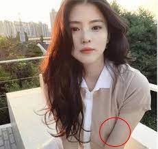 All eyes are currently on korean actress han so hee for her daring role in the jtbc drama a world of married couple. Rising Actress Han So Hee Criticized For Past Smoking And Tattoo Pictures Friend Calls Out Korea S Sexist Society Koreaboo