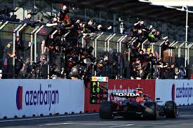 Dennoch wird für red bull racing und alphatauri ein neuer motor gebaut. Wm Punkte Formel 1 Baku Was Fur Ein Rennen Was Fur Ein Finale Unfall Hamilton Perez P1 Vettel P2 Gasly P3