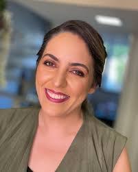 Lisa Soares's Instagram, Twitter & Facebook