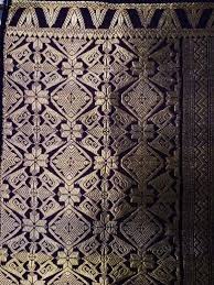Songket Bali Full Gold Thread Klungkung Kain Batik Tenun Ikat