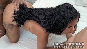 Sexo a tres amador com a puta casada gozando muito e levando gozada na cara  - XNXX.COM