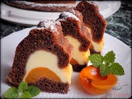 Gugelhupf Mit Quark Und Aprikosen Gefullt Top Rezepte De Rezept Kuchen Rezepte Einfach Guggelhupf Rezept Kuchen Und Torten