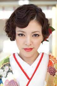 白無垢 や 色打掛け に合わせる和装ヘアにお悩みのプレ花嫁さん レトロ 艶っぽい フィンガーウェーブ にチャレンジしてみませんか もちろん 和装だけではなく ウェディングドレスにも相性抜群のブライダルヘアなのです 今回は その素敵なヘアカタログと