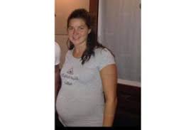 نشر مصور المجتمع سامح المنسي على صفحته الشخصية على موقع التواصل الاجتماعي فيسبوك صور للفنانة يسرا اللوزي وهي حامل. Ø±Ø¯ ØµØ§Ø¯Ù… Ù…Ù† ÙŠØ³Ø±Ø§ Ø§Ù„Ù„ÙˆØ²ÙŠ Ø¹Ù„Ù‰ Ù…Ù†ØªÙ‚Ø¯ÙŠÙ‡Ø§ Ù„Ø¸Ù‡ÙˆØ±Ù‡Ø§ Ø¨ØµÙˆØ±ØªÙ‡Ø§ Ø§Ù„Ø­Ø§Ù…Ù„ Ø¯ÙˆÙ† Ù…Ù„Ø§Ø¨Ø³ Ù…Ù†ØµØ© Ø§Ù„Ù…Ø´Ø§Ù‡ÙŠØ±