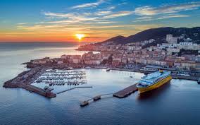 Sable blanc, mer turquoise c'est la polynésie ! Herunterladen Hintergrundbild Ajaccio Sonnenuntergang Abend Hafen Kreuzfahrtschiff Korsika Frankreich Stadt Panorama Mit Einer Auflosung Zu Uberwachen 2560x1600 Bilder Auf Dem Desktop