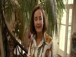 Valérie lemercier est également resté dans les mémoires avec son rôle de béatrice de montmirail, une bourgeoise maniérée, bourrée de tics de langage hilarants. Les Visiteurs Youtube