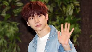 Hochwertige vixx geschenke und merchandise. Vixx S Hyuk Gets Injured At Concert In Japan