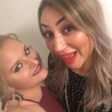 Amanda Delvecchio (@connectingmandy)