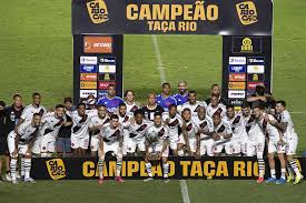 22 he made his 2017 campeonato brasileiro série a debut on 26 june 2017 against avaí starting the match but being replaced after only seven minutes due to a calf injury, 23 having suffered the same injury twice in the previous months. Vasco Supera Botafogo Nos Penaltis E Conquista A Taca Rio