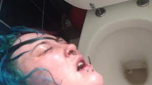 Toilet: Fucked with head in toilet - ThisVid.com