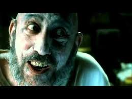 La casa dei 1000 corpi (house of 1000 corpses) è un film horror di rob zombie. La Casa Dei 1000 Corpi Trailer Rob Zombie Youtube