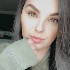 Vickie Mcallister's Instagram, Twitter & Facebook