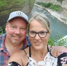 An adorable pinecone craft. Spray paint your pinecones green. You can use  silver glitter or a dusting of white spray paint to look like snow. Glue  your star and cork