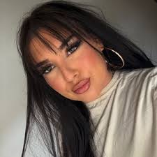 iris.shore (@iris.shore)