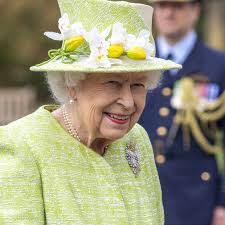 Una vita da regina elisabetta, le foto più belle. Regina Elisabetta Foto Della Prima Apparizione Pubblica Del 2021 Amica