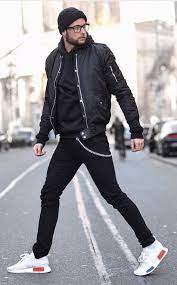 To go full athleisure, team a black hoodie with black, fitted joggers and slip on a pair of minimal but if you're looking to sharpen up, try layering under an unstructured suit for an outfit that rips up the. Pin On Hoodies Sudaderas Con Capuchas Mens