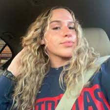 Casey Schweitzer🌻 (@schweitzer_10)