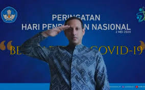 Salah satu tokoh yang cukup mencuri perhatian adalah nadiem makarim. Peringatan Hardiknas 2 Mei Mendikbud Nadiem Makarim Apresiasi Para Guru Kabar24 Bisnis Com