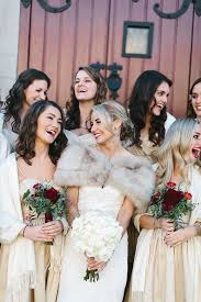 Mit unserer große auswahl an kostenlosen ideen, beispielen sprüche zur hochzeit: Was Kann Ich Ubers Brautkleid Anziehen 4 Tipps Die Euer Outfit Perfekt Und Wintertauglich Machen Wedding Winter Glamourose Hochzeit Hochzeit