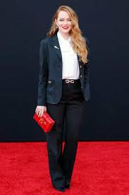She wishes to become a fashion designer, having been gifted with talent, innovation, and. Emma Stone Wore Cruella De Vil Lv Suit On Red Carpet