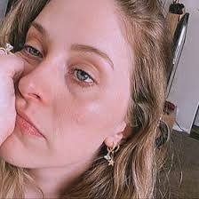 Lindsey Morrow's Instagram, Twitter & Facebook