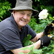 Michael is here to take your gardening questions til 10am. 📞 82230000 💻  onair@fiveaa.com.au