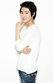 So Apparently There Is Two Actors Both Named Lee Min Ho Out There This One 8212 Who Is Five Years Younger 8212 Is Apparently Real Lee Min Ho Lee Min Lee