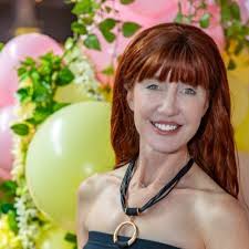 I'm SO EXCITED to share that I'll be featured in the inaugural KNOW book  featuring women entrepreneurs that are kicking butt and taking names here  in Tampa!! AND... to top it all