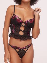 Con espalda al descubierto #victoriasecret #tshirt #t. Rosy Embroidered Bustier Top For Love Lemons Vs