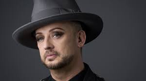 Boy george is an english singer, songwriter, fashion designer, and dj. Boy George Geniesst Das Selbstbewusstsein Des Alters B Z Berlin