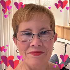 It must be so nice to bike to the beach. Who does this ?