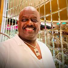 Lydell (@worldtraveler_lydell) • Instagram photos and videos