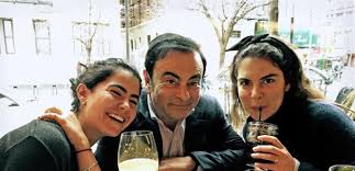 وكان كارلوس غصن أكثر صلابة وقال إنه أمضى 18 عاماً في اليابان، لم يتوقع. Ø¨Ø¹Ø¯ Ø§Ù„Ø­Ø¯ÙŠØ« Ø¹Ù† Ø¯ÙˆØ± Ø²ÙˆØ¬ØªÙ‡ Ø¨ØªÙ‡Ø±ÙŠØ¨Ù‡ ØªØ¹Ø± ÙÙˆØ§ Ø¥Ù„Ù‰ ÙƒØ§Ø±Ù„ÙˆØ³ ØºØµÙ† Ø§Ù„Ø£Ø¨ ÙˆØ§Ù„Ø²ÙˆØ¬ ØµÙˆØ±