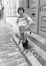 When it comes to career longevity, the swiss maestro says for those about to rock…get a good night's sleep instead. Angus Young 22 Rare Photos Revealed Nsf Music Magazine