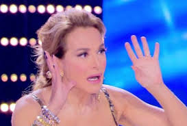 Barbara d'urso e pomeriggio 5 battuti da la vita in diretta. Barbara D Urso Senza Parole Incidente In Diretta A Pomeriggio Cinque Meteoweek
