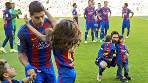 Lionel andrés messinote 1 (spanish pronunciation: Luis Suarez And Lionel Messi S Kids Steal The Show Photos
