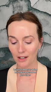 🔗: https://voguemagazine.visitlink.me/UKH91R , Leighton Meester does her  makeup bassed off pure vibes. See more of Meester's #BeautySecrets at the  link above.