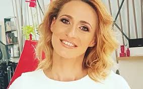 La olimpiada de la atena a reușit să cucerească medalia de aur la 200 m liber. Camelia Potec A NÄƒscut O FetiÈ›Äƒ De Nota 10 Flash News Stiri Viva Ro